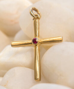 Σταυρός με ρουμπίνι